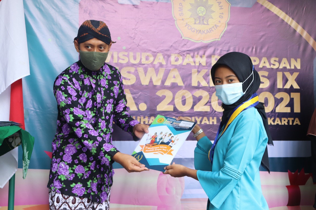 Wisuda dan Pelepasan Siswa Kelas IX TA 2020/2021